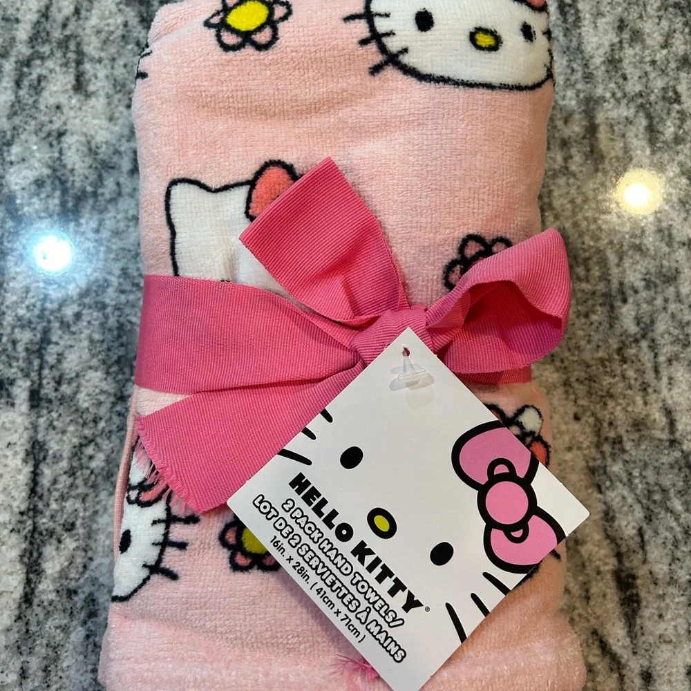 NWT Hello Kitty 2 pack set Hand Towels pink